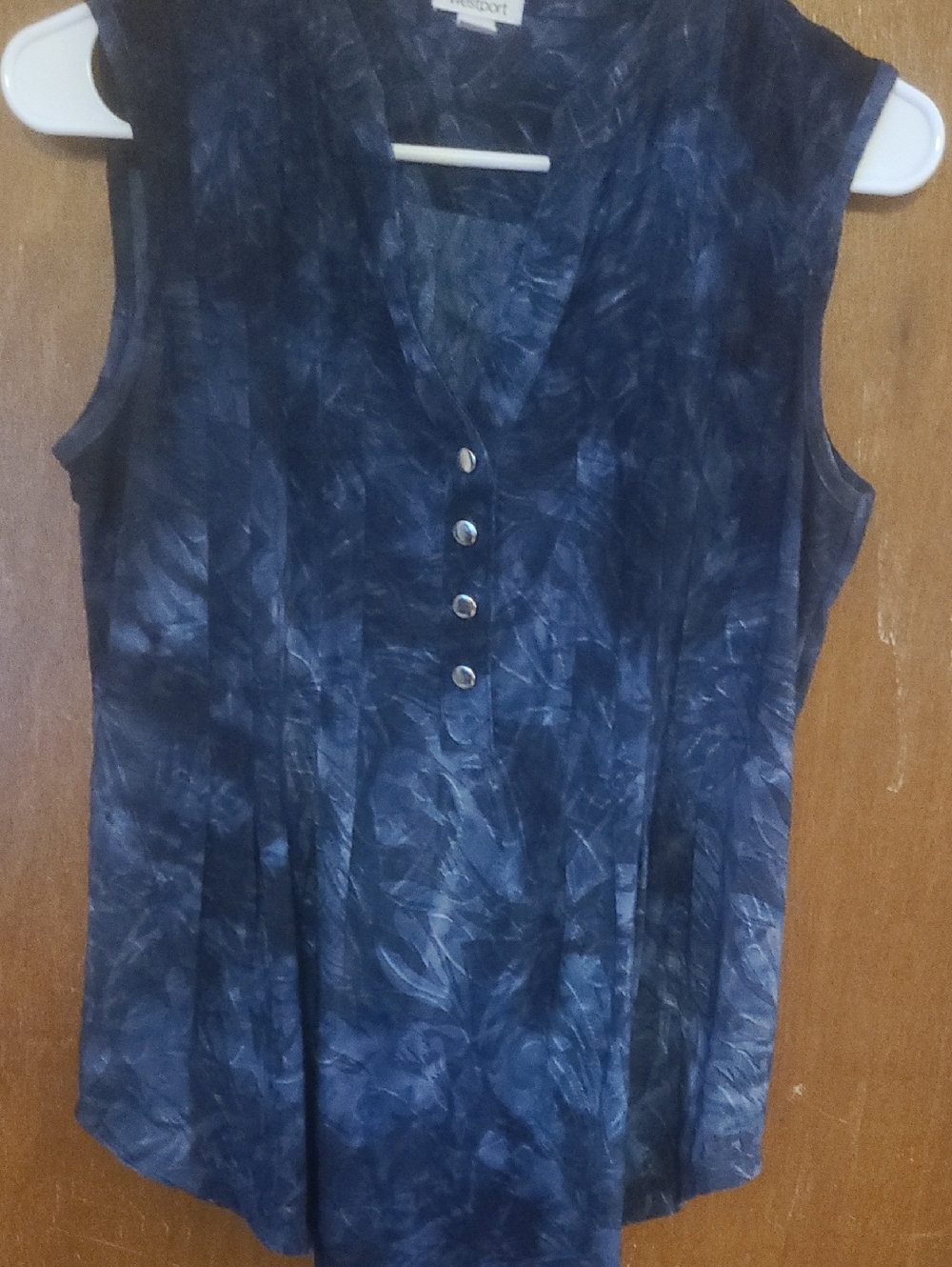 Westport Navy Textured V-Neck Button-Front Sleeveless Top